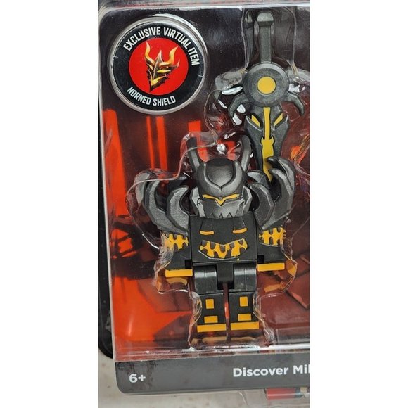 Roblox Dungeon Quest Volcanic Chambers 2 Figures & Accessories Set Exclusive - Picture 10 of 15